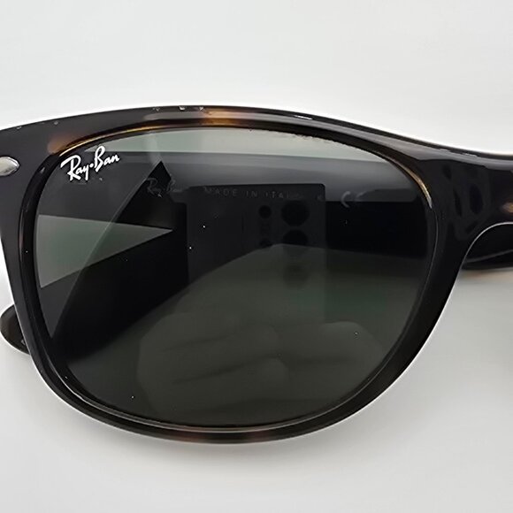 *SOLD* Ray-Ban RB2132 902 New Wayfarer Tortoise Frame G-15 Green Lens Sunglasses - Picture 13 of 13